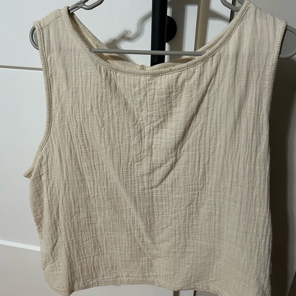 NWOT - Max Studio London Women’s Beige Sleeveless Top